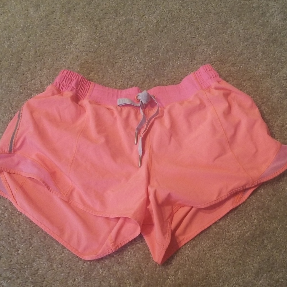 Lululemon Hotty Hot Shorts size 10 2.5" inseam